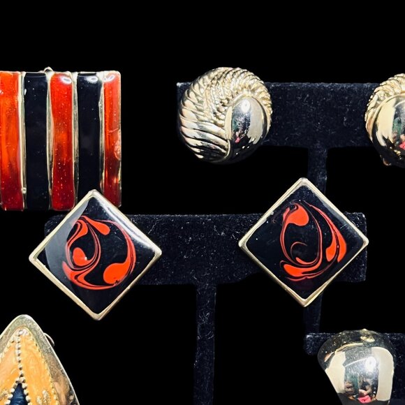 Lot of 5 Gold Tone Clip On Earrings (5369) - Picture 4 of 7